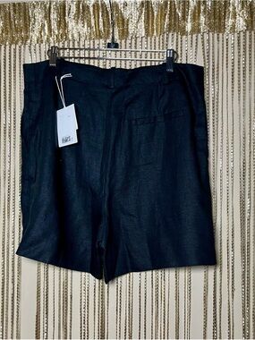 Stockholm Atelier & Other Stories Black Flat-Front Women's Shorts